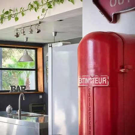 Maison Atypique Avec Piscine 
