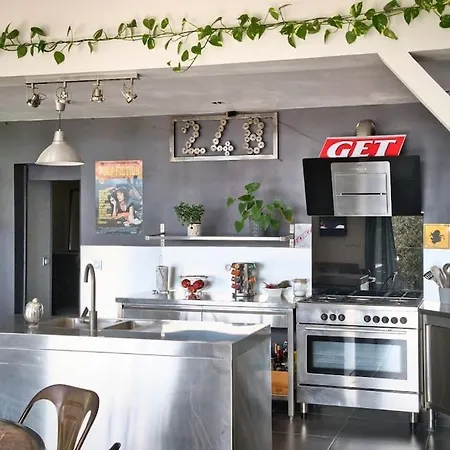 Maison Atypique Avec Piscine Le Loft 248 Saint-Quentin-la-Poterie