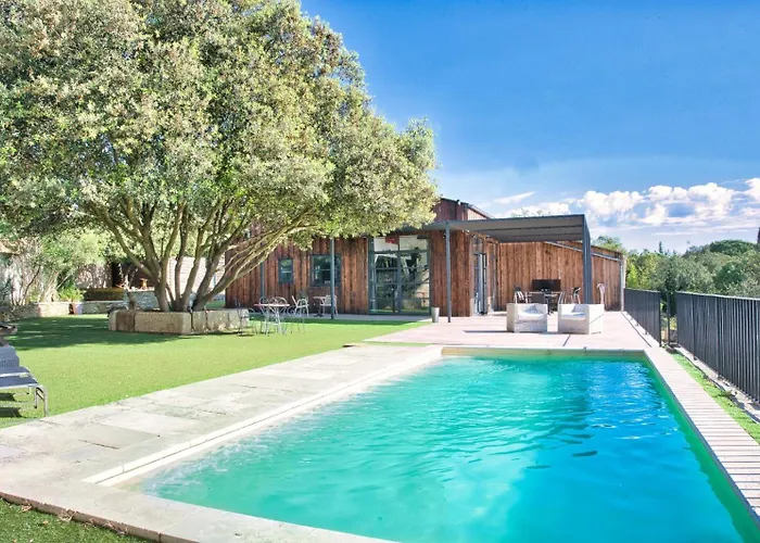 Maison Atypique Avec Piscine 