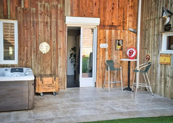 Maison Atypique Avec Piscine 