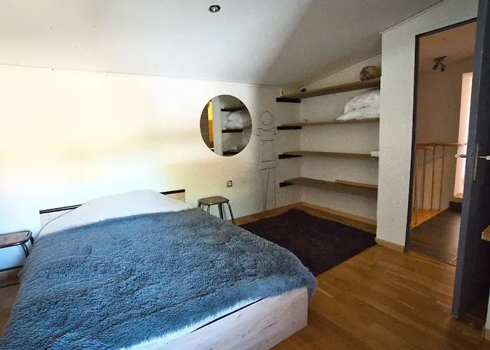 Maison Atypique Avec Piscine 