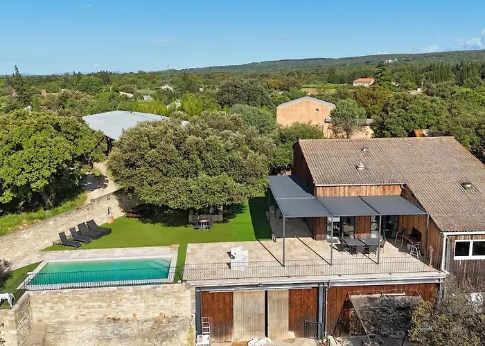 Maison Atypique Avec Piscine 